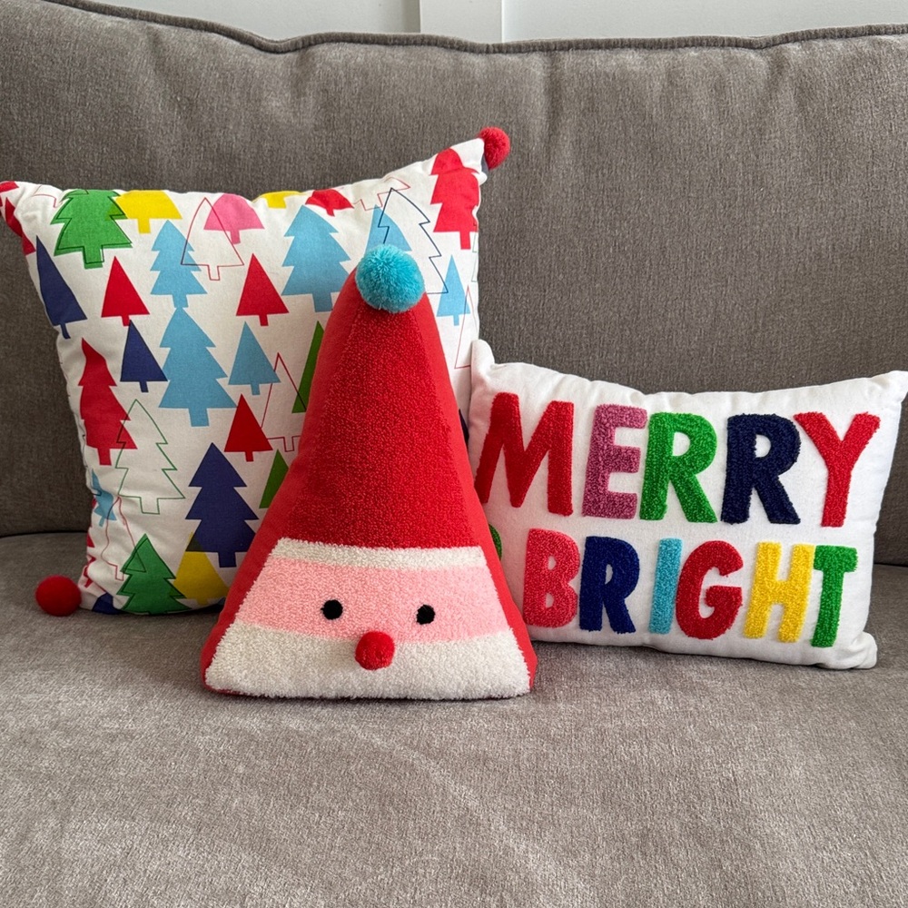 Holiday Pillow - Santa’s face - Picture 6 of 6